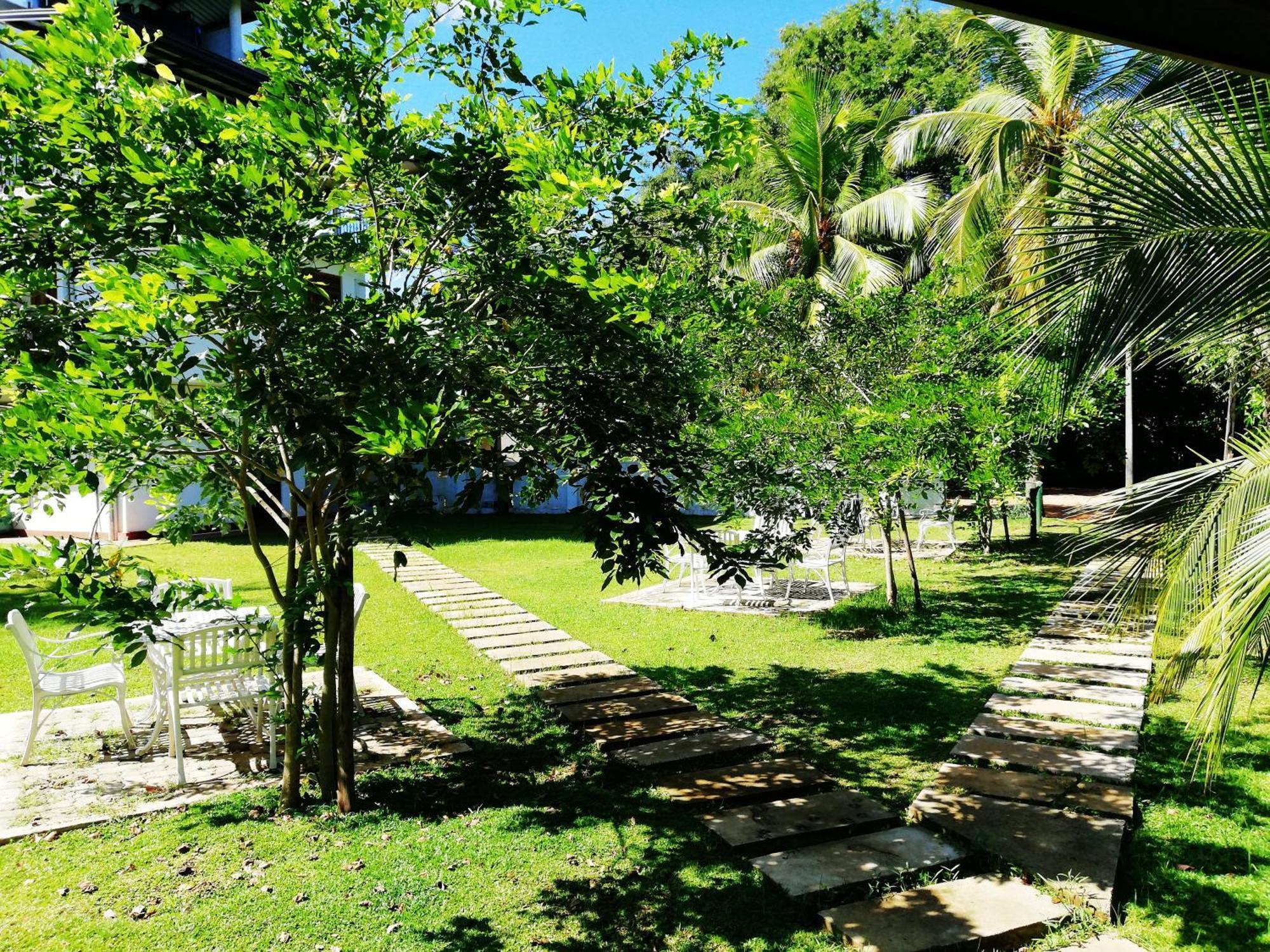 Rajarata Family Resort Anuradhapura Exterior photo